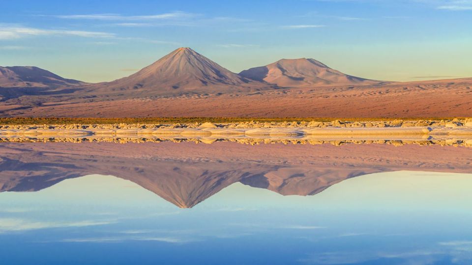 Día Completo en el Desierto: Salar, Piedras Rojas y Lagunas Altiplánicas  foto 1