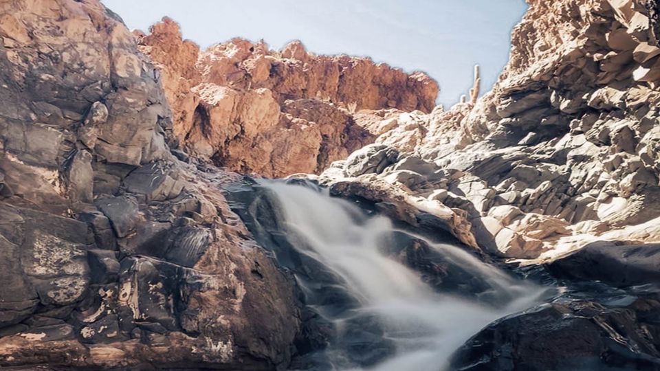 Trekking to Hidden Waterfall from Río Vilama foto 6