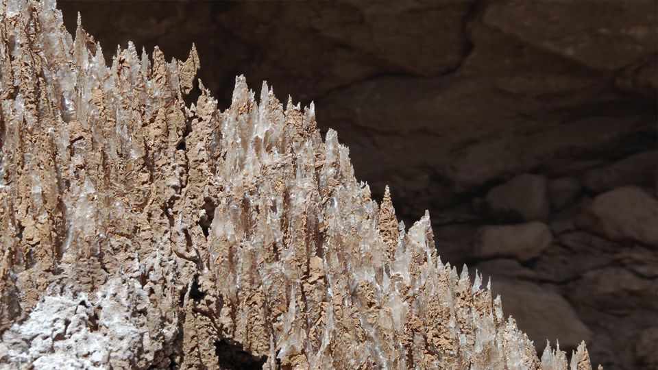 Trekking to Hidden Waterfall from Río Vilama foto 1
